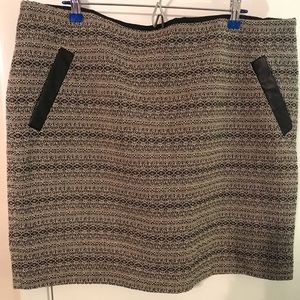 ELOQUII Black and Tan skirt